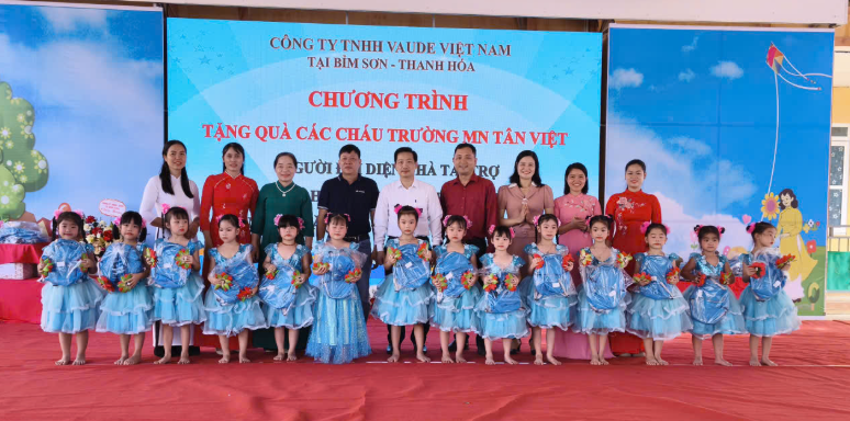 VAUDE VIỆT NAM TRAO TẶNG BALO CHO HỌC SINH – CHUNG TAY VÌ THẾ HỆ TƯƠNG LAI