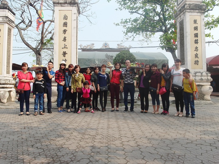 CBCNV thăm quan và dâng hương tại Đền Ông Hoàng Mười
