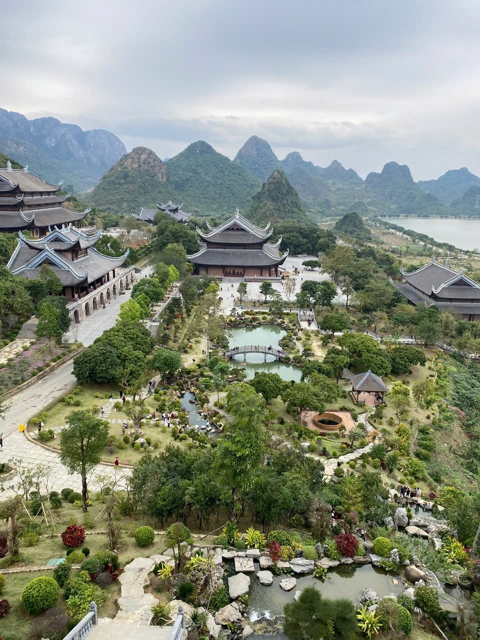 Du xuân 2025 